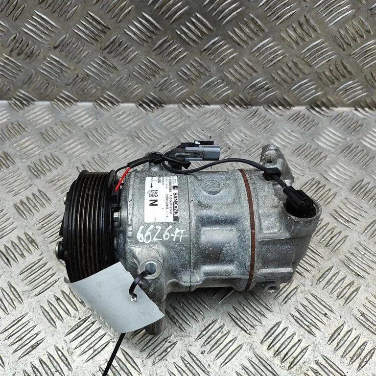 Sprężarka klimatyzacji 926006UB0A
