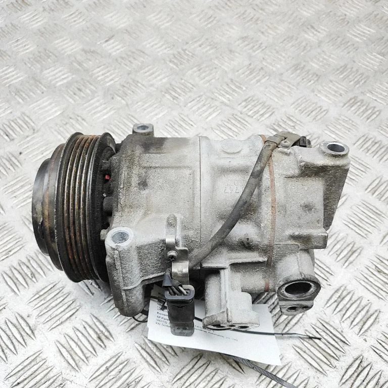 Sprężarka klimatyzacji A0008304500