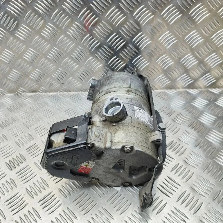 Kliimakompressor (pump) 4KE260087M