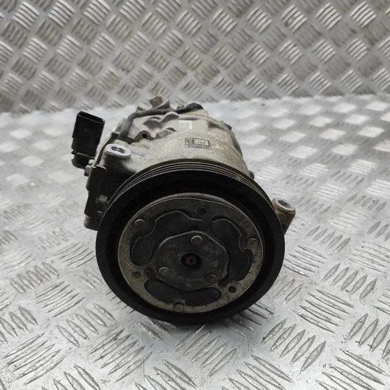 Air conditioning (A/C) compressor (pump) GE4471401563