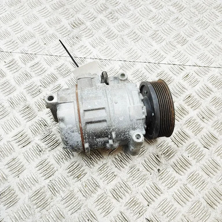 Sprężarka klimatyzacji 3W0820803