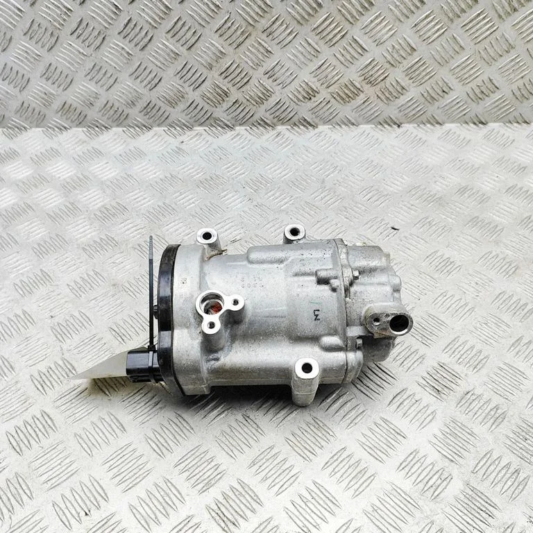 Air conditioning (A/C) compressor (pump) 8837033051