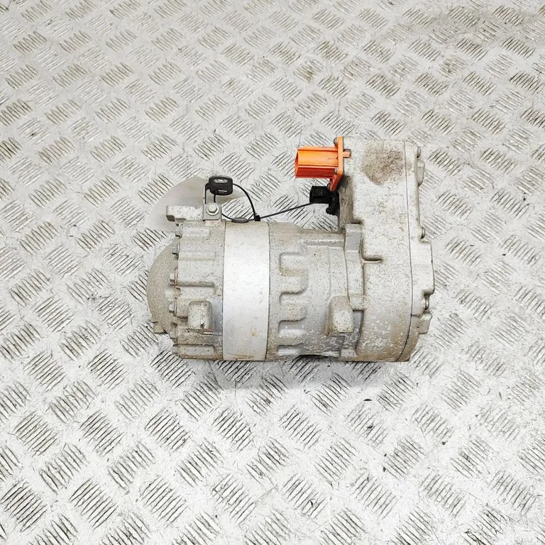 Air conditioning (A/C) compressor (pump) 1EA816551G