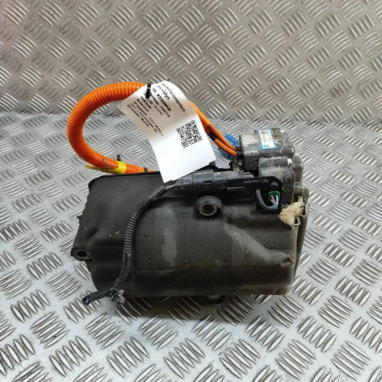 Air conditioning (A/C) compressor (pump) 104244200K