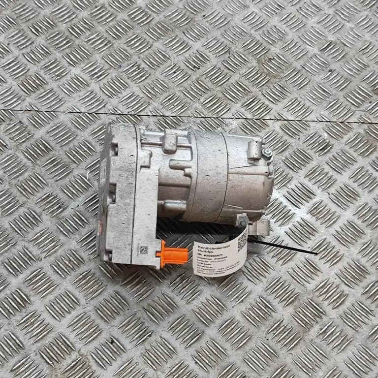 Air conditioning (A/C) compressor (pump) 1EA820807C