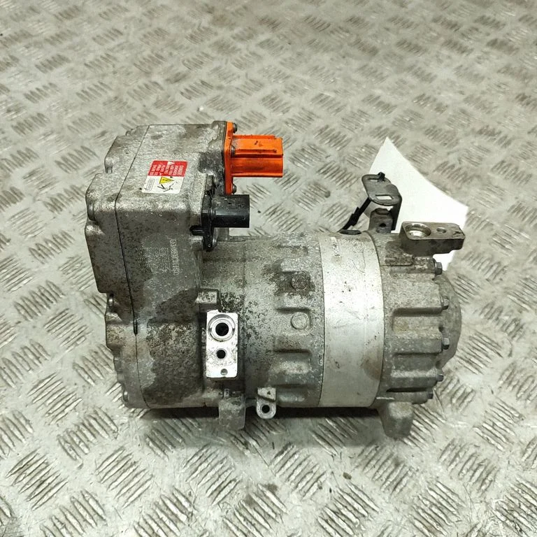 Air conditioning (A/C) compressor (pump) 1EA816551G