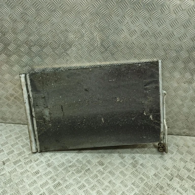 Gaisa kondicioniera dzesēšanas radiators (kondensators) 7P0820411A