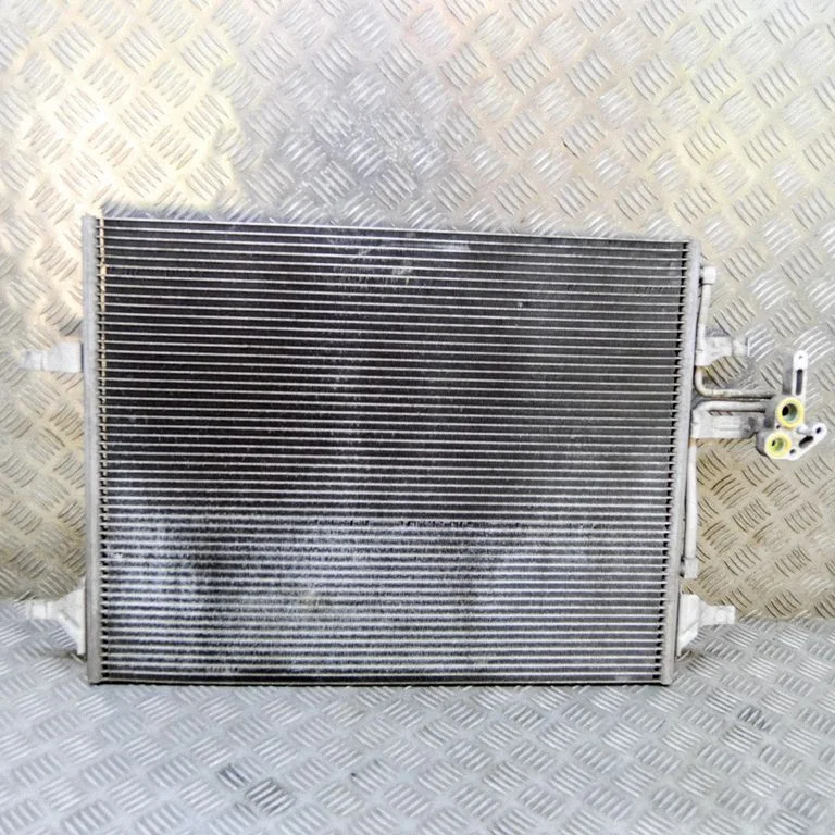 Gaisa kondicioniera dzesēšanas radiators (kondensators) – Volvo V60 (2018-)