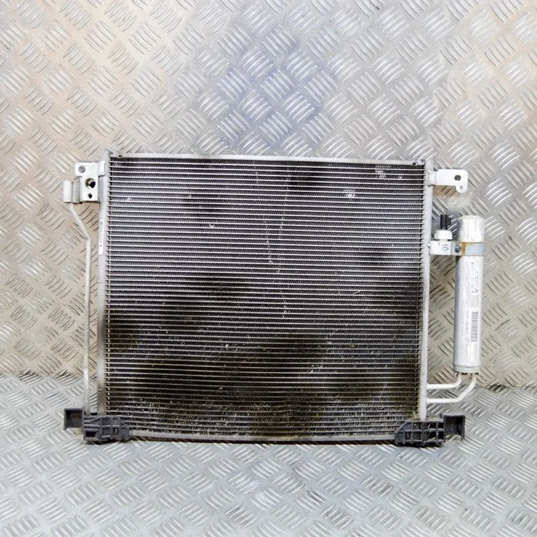 Kliimaseadme jahutusradiaator (kondensaator) – Nissan Juke I F15 (2010-2018)