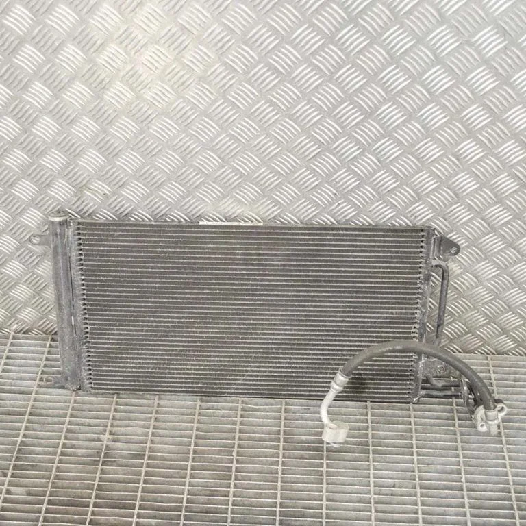 Kliimaseadme jahutusradiaator (kondensaator) – Audi A1 (2010-2018)