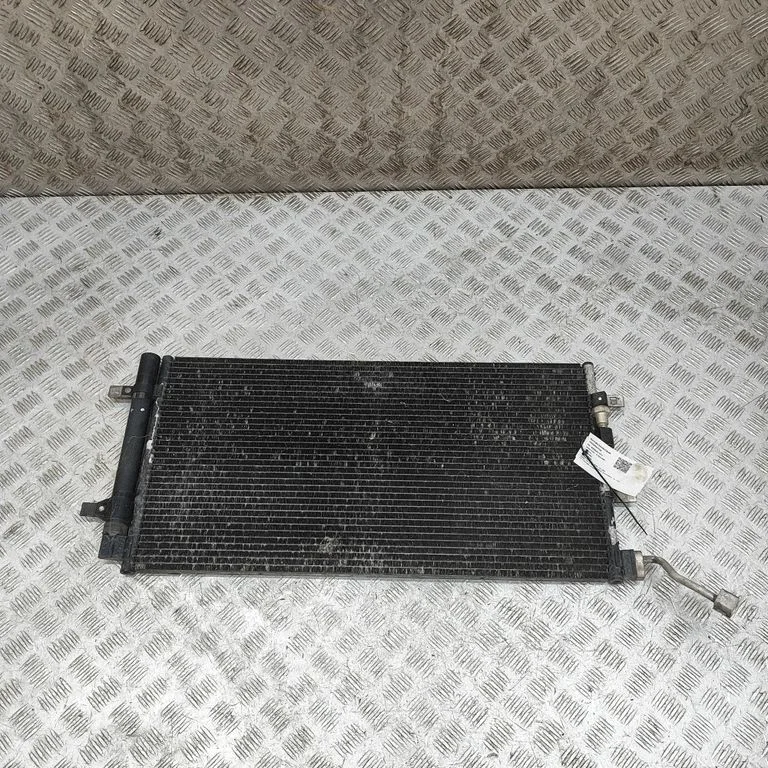 Skraplacz klimatyzacji 8T0260401E
