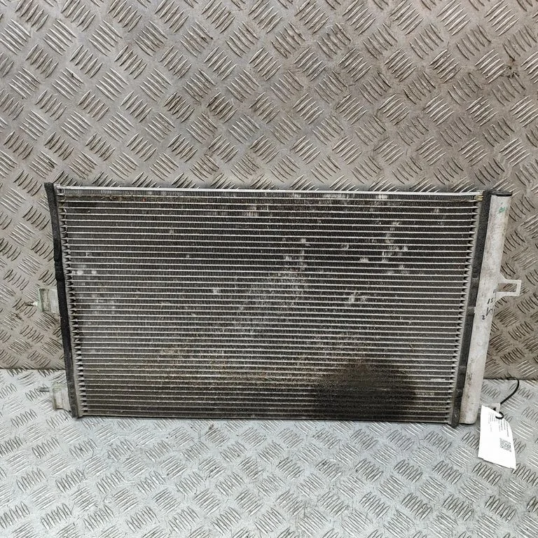 Gaisa kondicioniera dzesēšanas radiators (kondensators) 107708300B