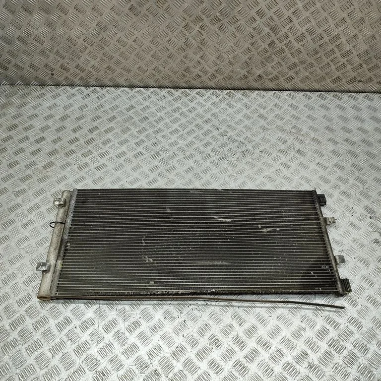 Gaisa kondicioniera dzesēšanas radiators (kondensators) 921007845R