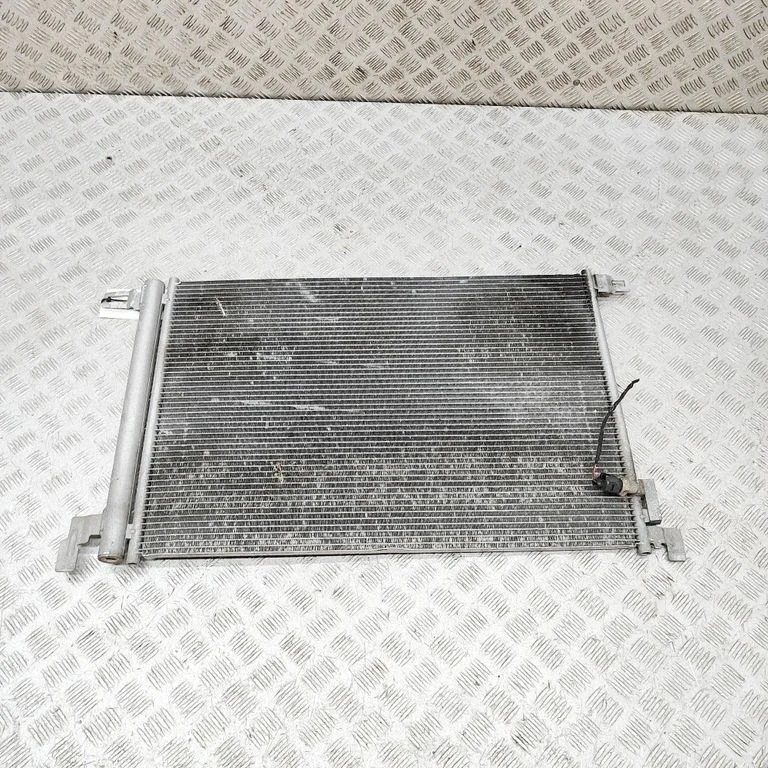 Gaisa kondicioniera dzesēšanas radiators (kondensators) 4M0816421B