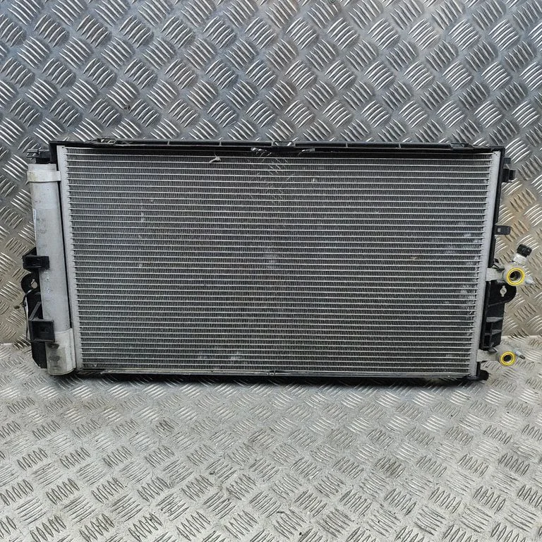 Kliimaseadme jahutusradiaator (kondensaator) 31457613