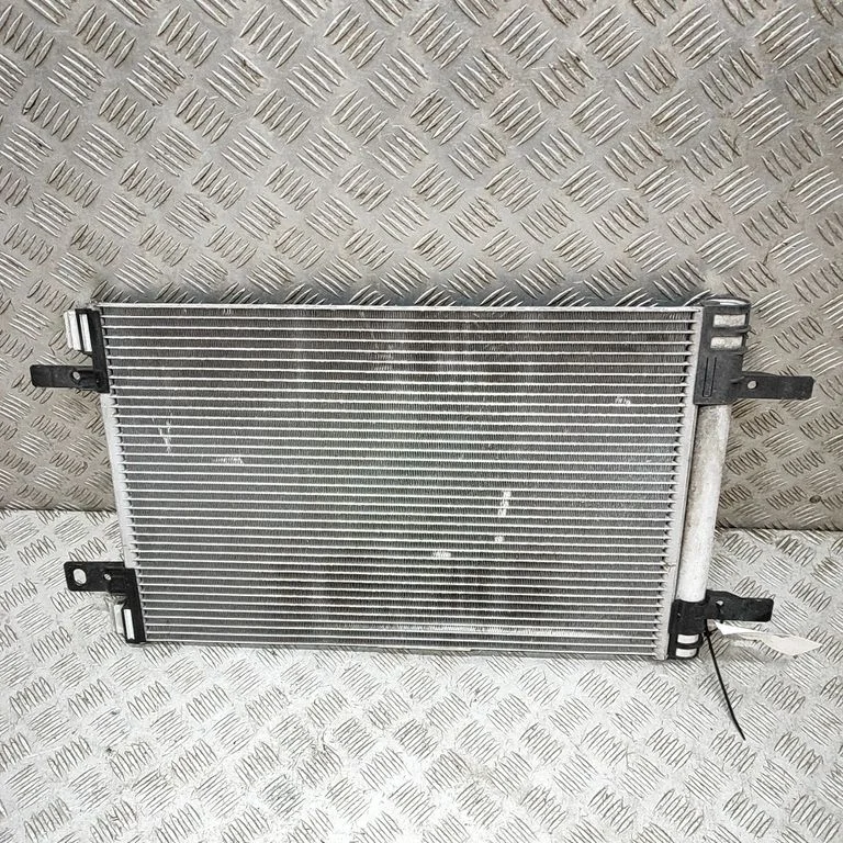 Kliimaseadme jahutusradiaator (kondensaator) – Peugeot 308 (2013-2021)