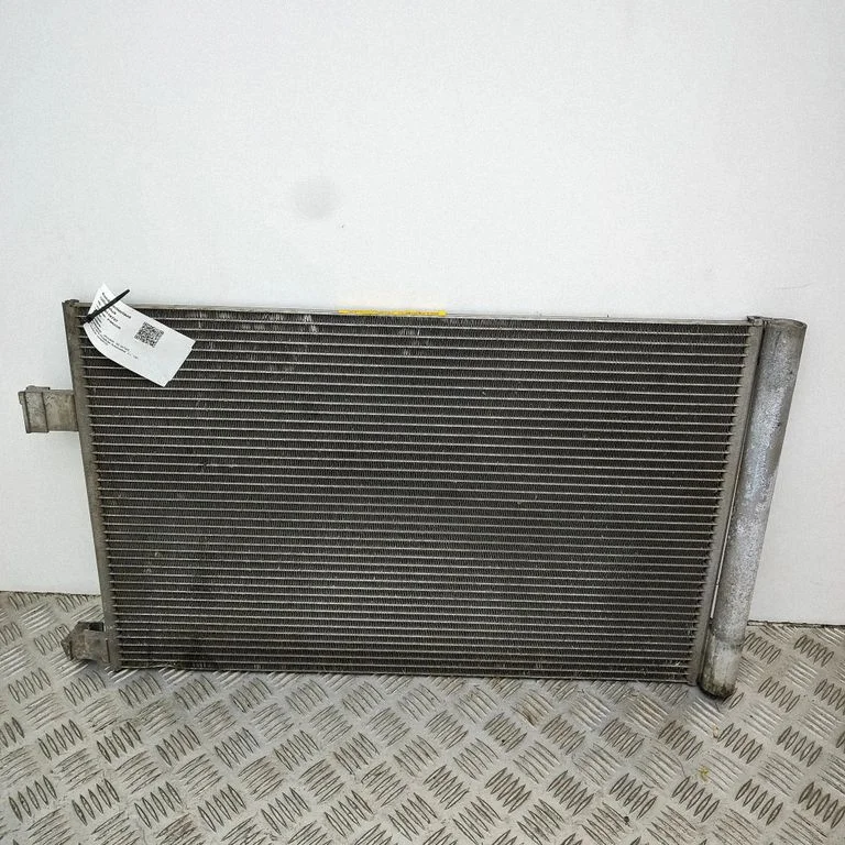 Gaisa kondicioniera dzesēšanas radiators (kondensators) – Jaguar XE (2015-)
