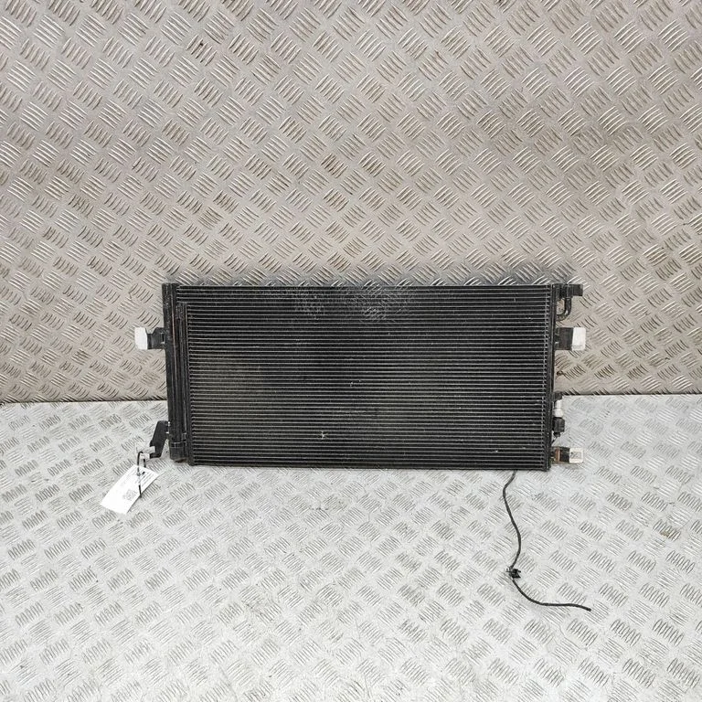 Gaisa kondicioniera dzesēšanas radiators (kondensators) 8W0816411