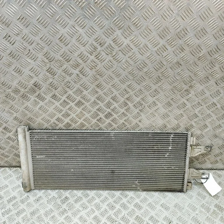 Gaisa kondicioniera dzesēšanas radiators (kondensators) D8169006