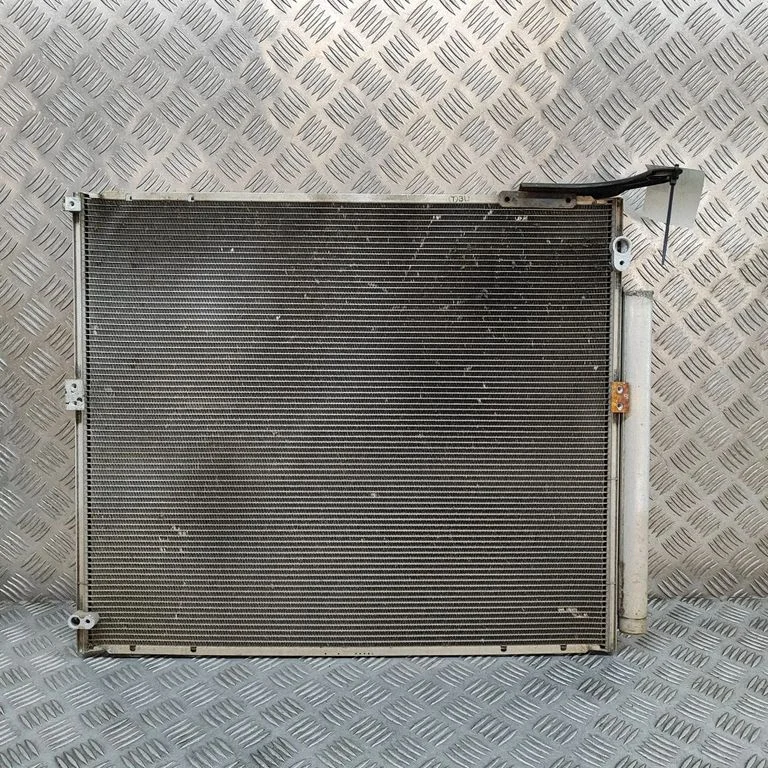 Kliimaseadme jahutusradiaator (kondensaator) – Toyota Land Cruiser (J200) (2008-)