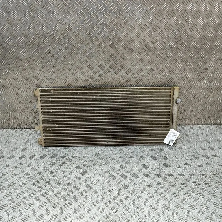 Gaisa kondicioniera dzesēšanas radiators (kondensators) 921005824R