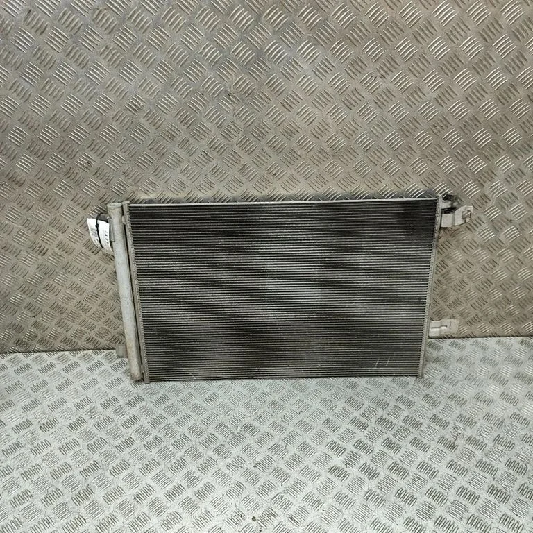 Gaisa kondicioniera dzesēšanas radiators (kondensators) 7E0820411G