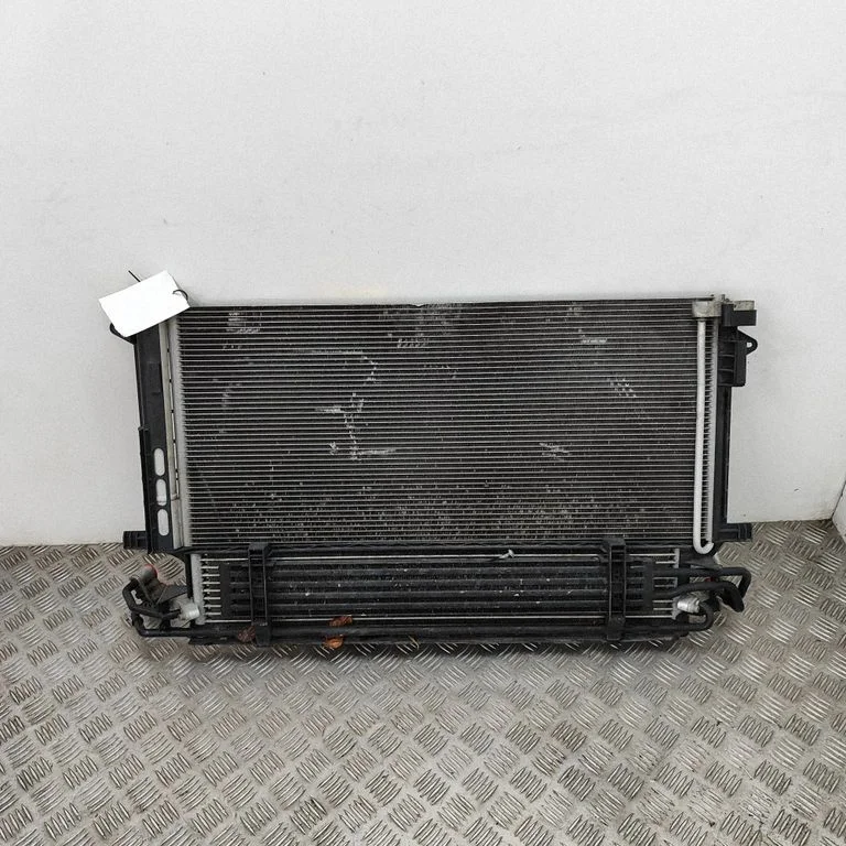 Gaisa kondicioniera dzesēšanas radiators (kondensators) 97057311101