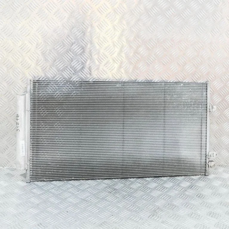 Gaisa kondicioniera dzesēšanas radiators (kondensators) 8C6170100