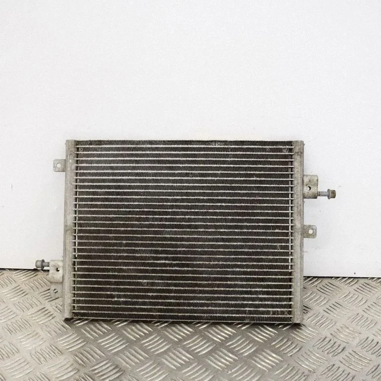 Gaisa kondicioniera dzesēšanas radiators (kondensators)
