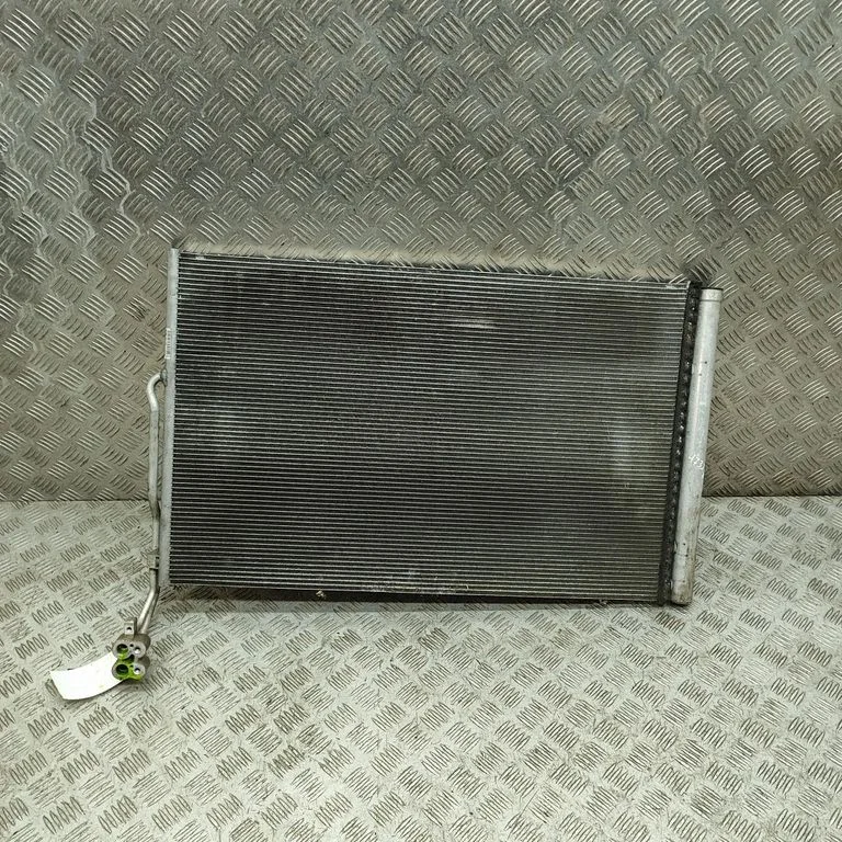 Gaisa kondicioniera dzesēšanas radiators (kondensators) 7P0820411B