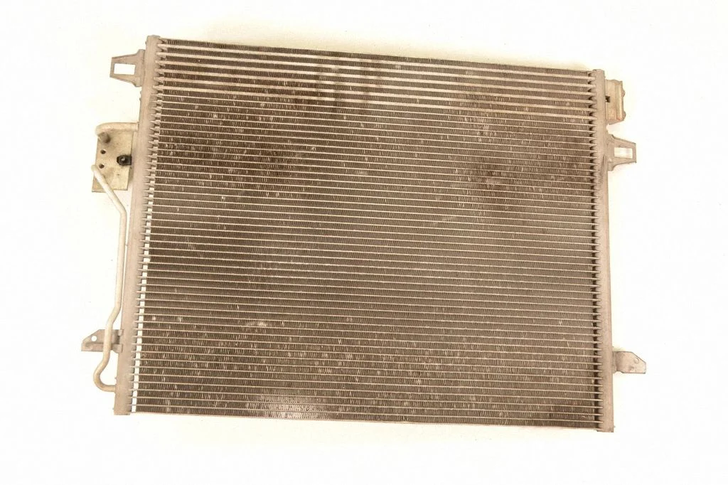 Kliimaseadme jahutusradiaator (kondensaator) 04677782AA