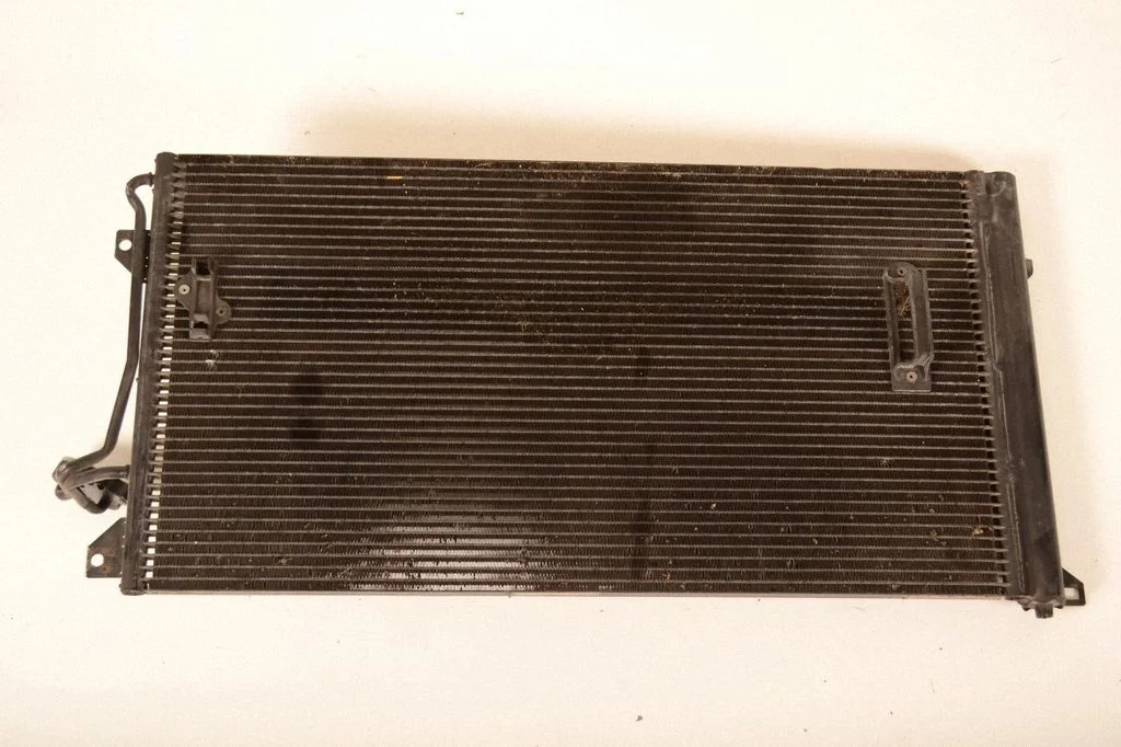 Kliimaseadme jahutusradiaator (kondensaator)
