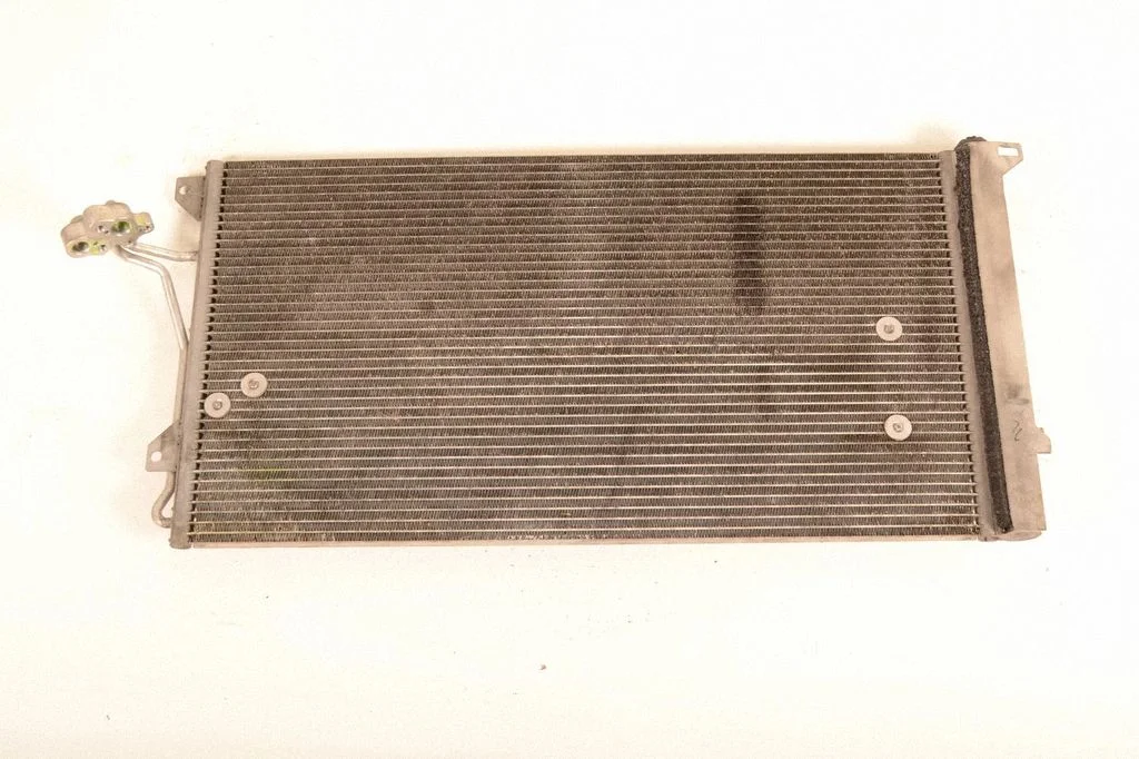 Gaisa kondicioniera dzesēšanas radiators (kondensators) 7L0820411F