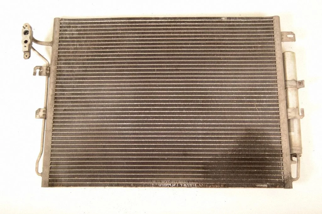 A/C cooling radiator (condenser) – Land Rover Discovery 3 - LR3 (2005-2009)