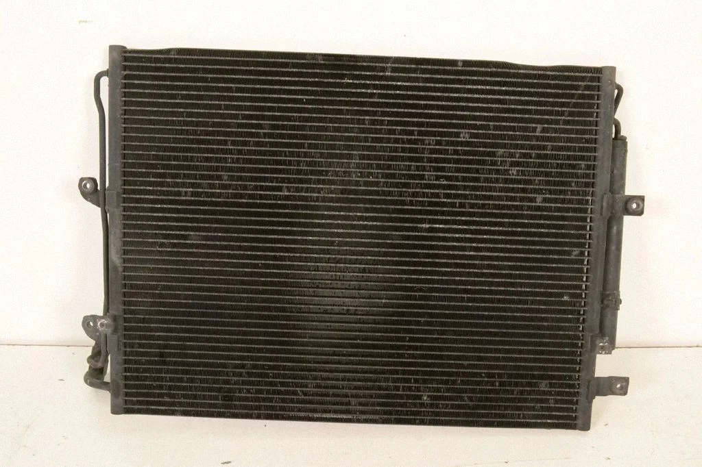 Gaisa kondicioniera dzesēšanas radiators (kondensators) ETP11622