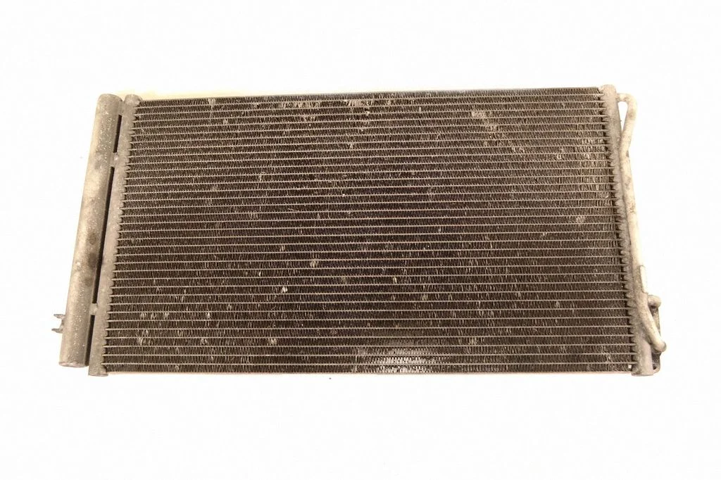 Gaisa kondicioniera dzesēšanas radiators (kondensators) – BMW 1. sērija E81 E87 (2004-2011)