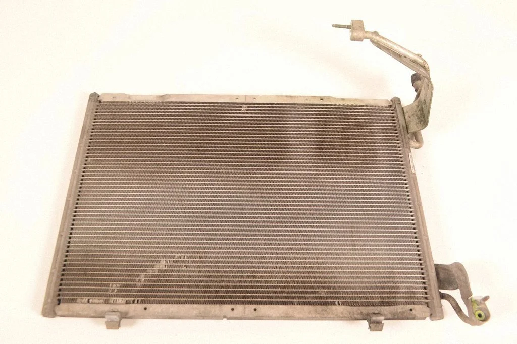 Kliimaseadme jahutusradiaator (kondensaator) C1B119710DB