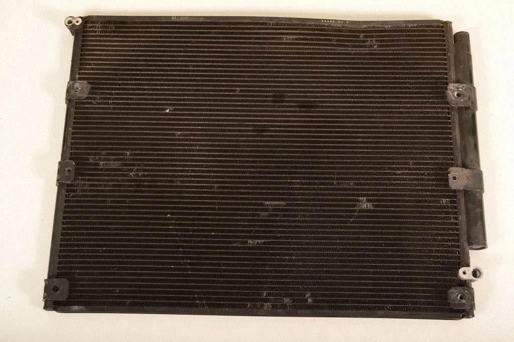 Kliimaseadme jahutusradiaator (kondensaator) – Toyota Land Cruiser (J100) (1998-2007)