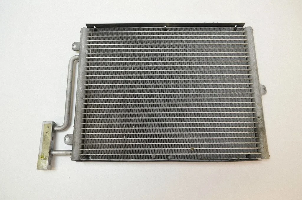 Kliimaseadme jahutusradiaator (kondensaator) – Porsche Boxster 986 (1996-2004)