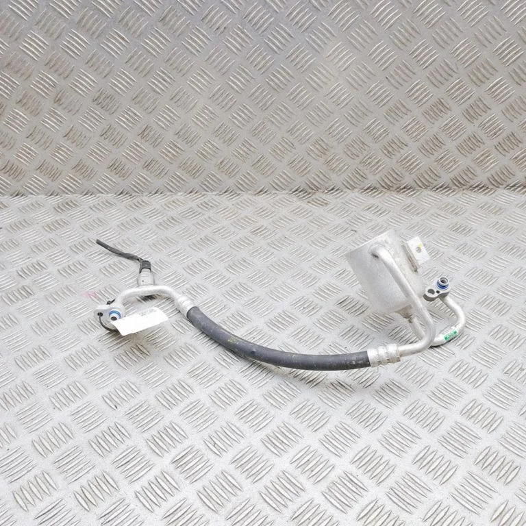 Air conditioning (A/C) pipe/hose 97762CV580