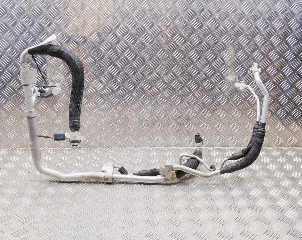 Kliimaseadme toru / voolik – Porsche Taycan 9J1 (2019-)