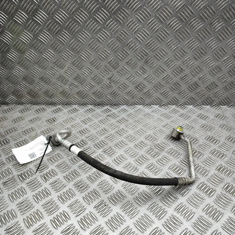 Air conditioning (A/C) pipe/hose 31455316