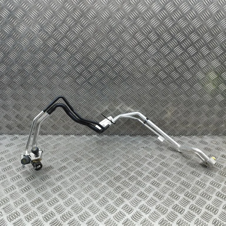 Air conditioning (A/C) pipe/hose 31694883