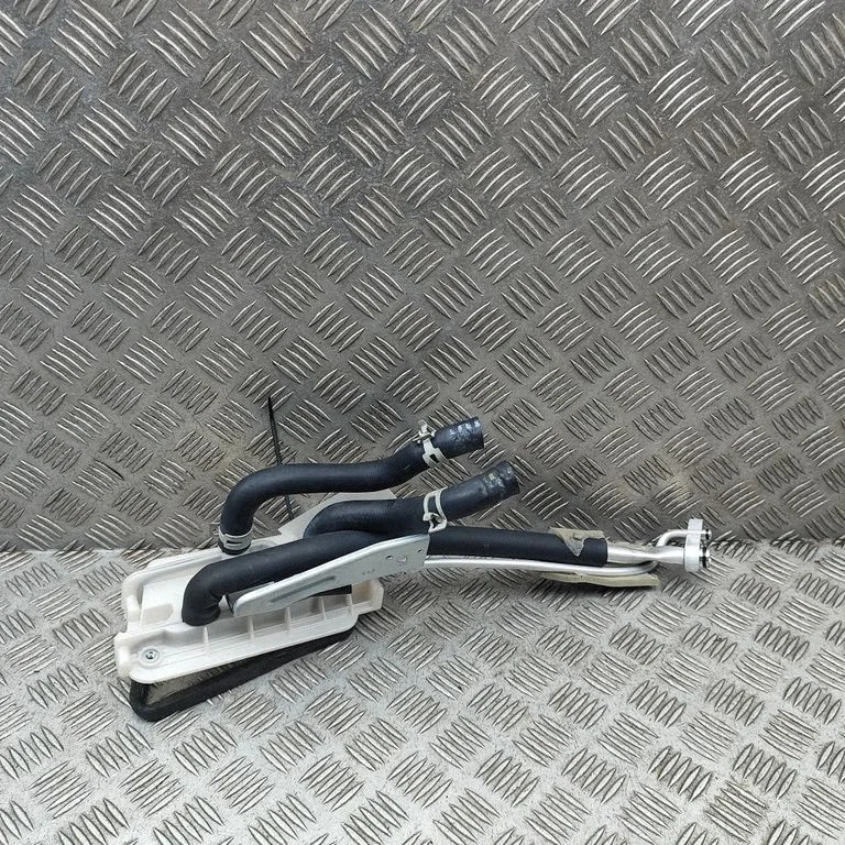 Air conditioning (A/C) pipe/hose 8871060Q90