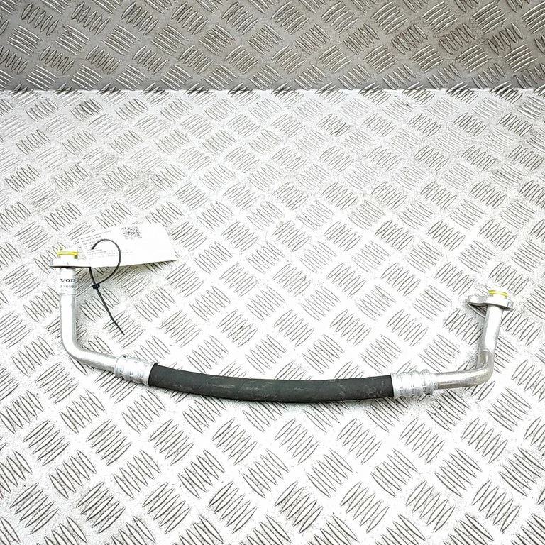 Air conditioning (A/C) pipe/hose 31699281