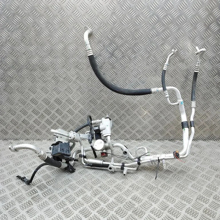 Air conditioning (A/C) pipe/hose 9843975180
