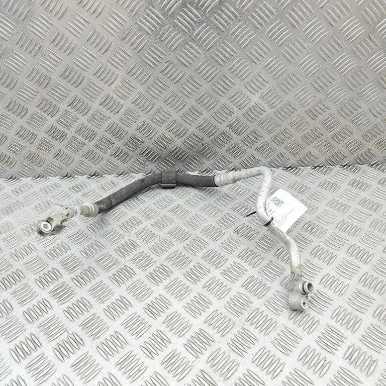 Przewody klimatyzacji 8R0260701AK