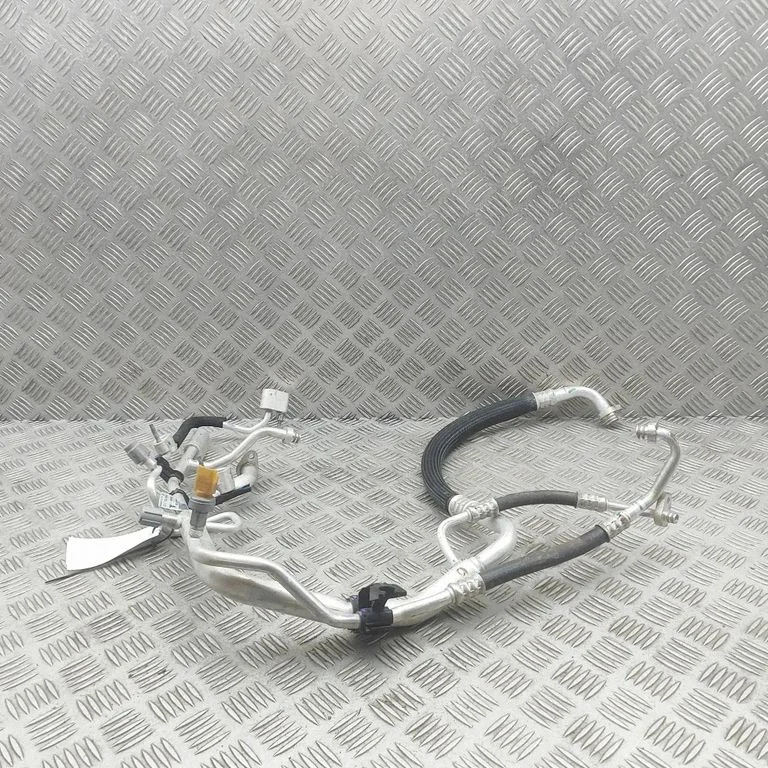Air conditioning (A/C) pipe/hose 9843975180