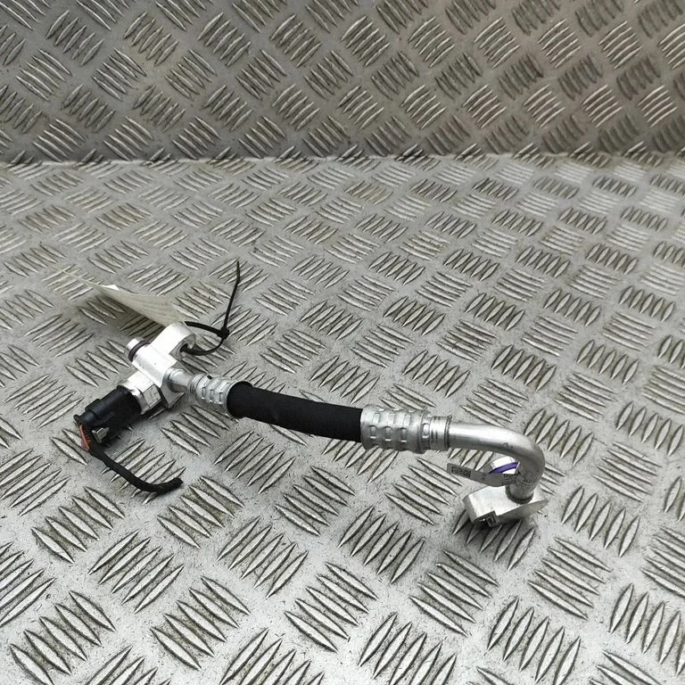 Air conditioning (A/C) pipe/hose 85E816706D