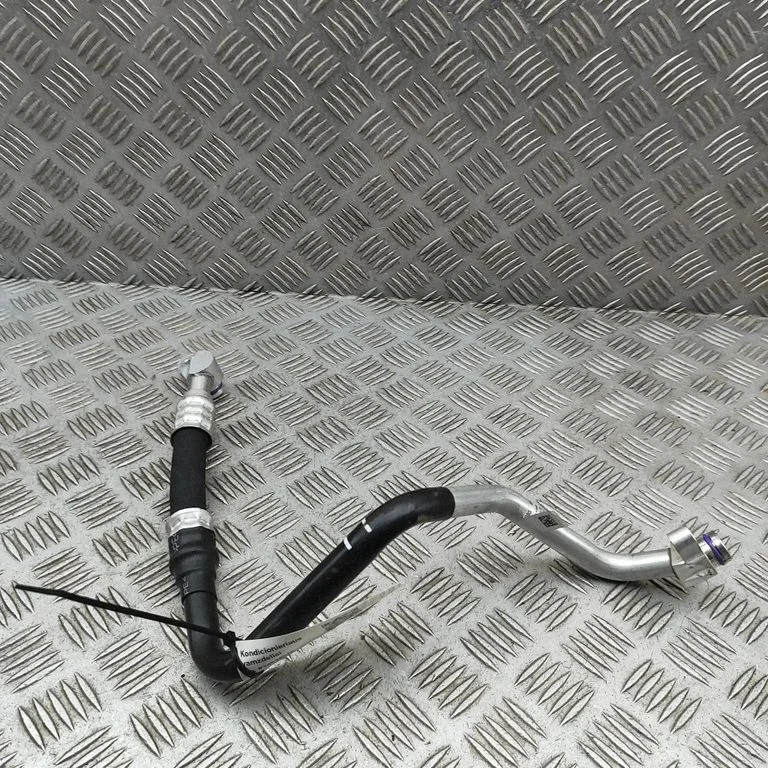Air conditioning (A/C) pipe/hose 85E816727B